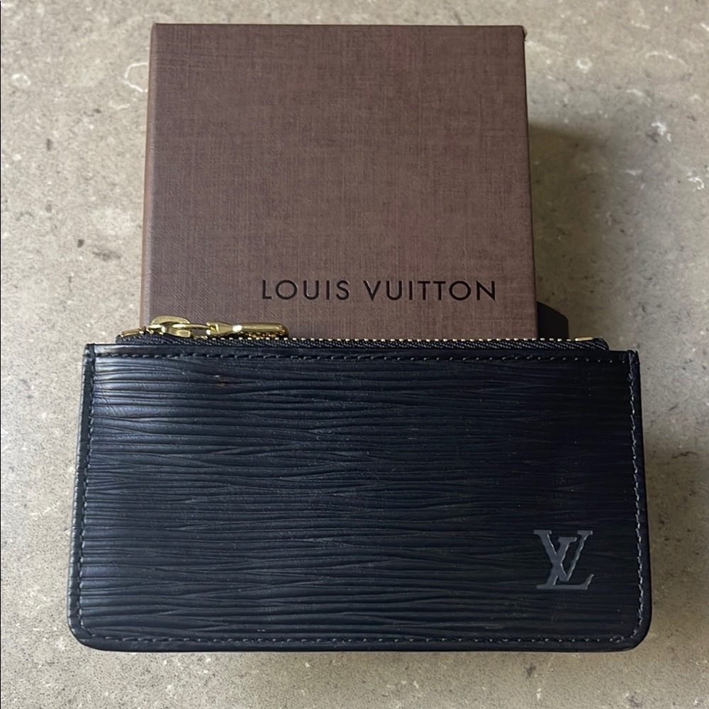Authentic Louis Vuitton Epi Noir Pochette Cles Zip Black Leather Case